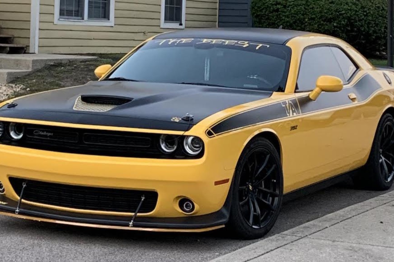 yellow and black charger